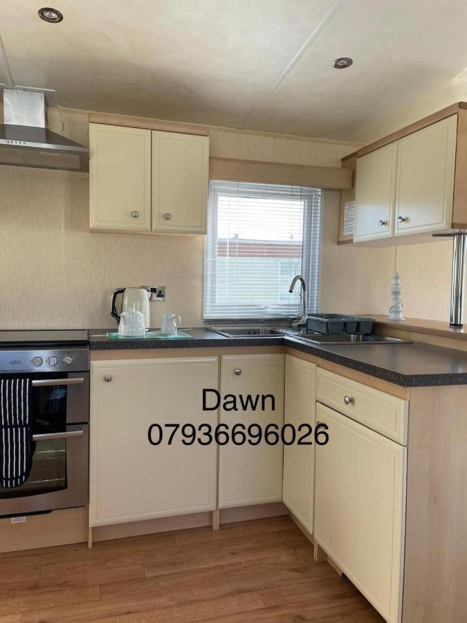 Remarkable 2-Bed Villa Caravan In Driffield Скипсея Экстерьер фото