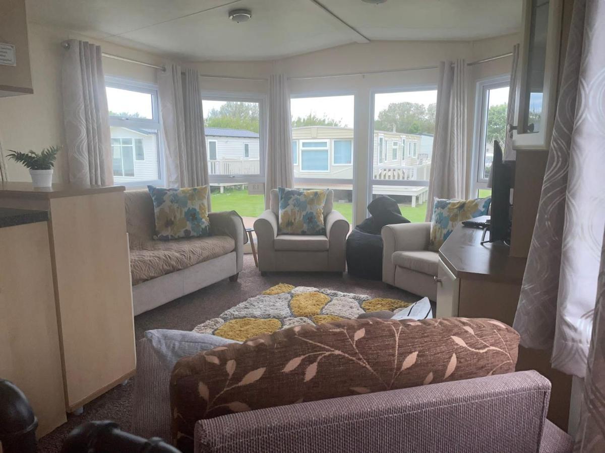 Remarkable 2-Bed Villa Caravan In Driffield Скипсея Экстерьер фото