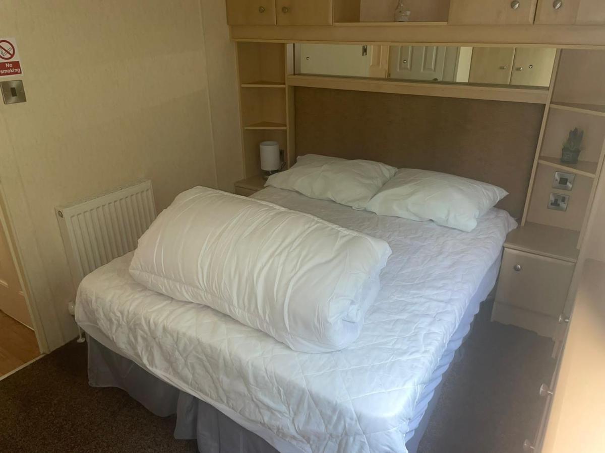 Remarkable 2-Bed Villa Caravan In Driffield Скипсея Экстерьер фото