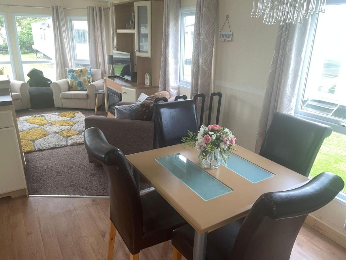 Remarkable 2-Bed Villa Caravan In Driffield Скипсея Экстерьер фото