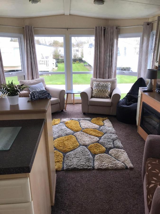 Remarkable 2-Bed Villa Caravan In Driffield Скипсея Экстерьер фото